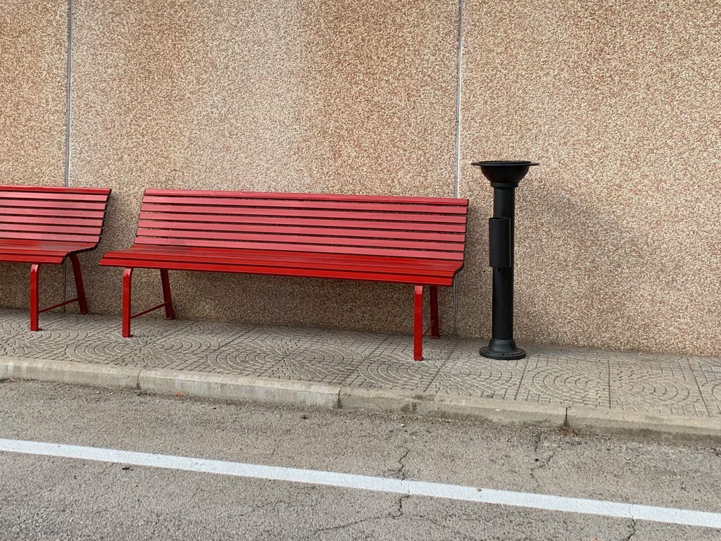 panchina Milano Rossa posacenere classic esterno.jpg