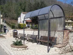 ELI BUS shelter foto