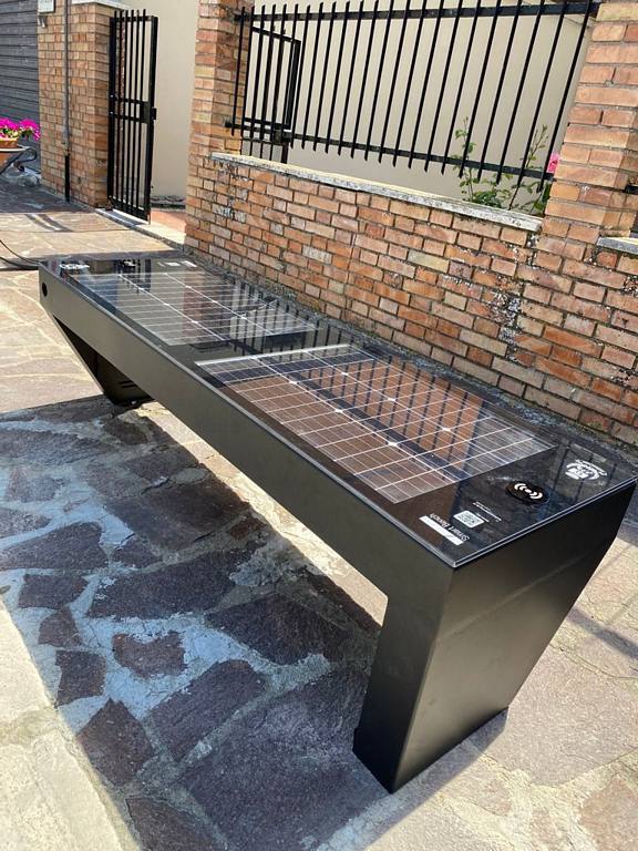 VIVA_FULL_SMART_BENCH.jpg