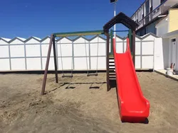 castello con altalena 7033 miramare latina 2.jpg