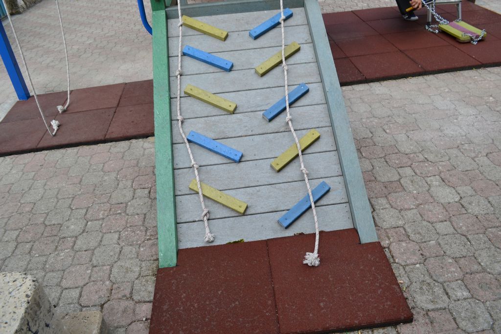 castello fitness palestra in plastica riciclata palestra salita.jpg