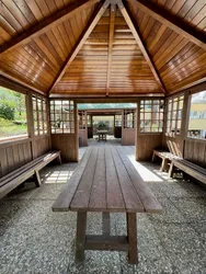 gazebo tetto falde legno interno.jpg