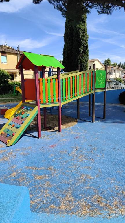 parco giochi in plastica riciclata