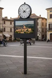 orologio 2023 urban digital signage clock immagine.webp