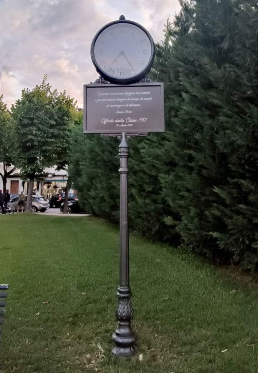 orologio esterno ghisa clock urban iron cast.jpg