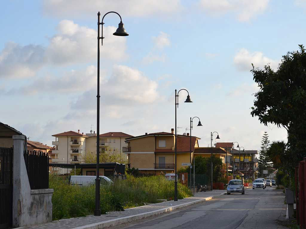 pali acciaio base 316 lampara 622 led pastorale 505 02.jpg