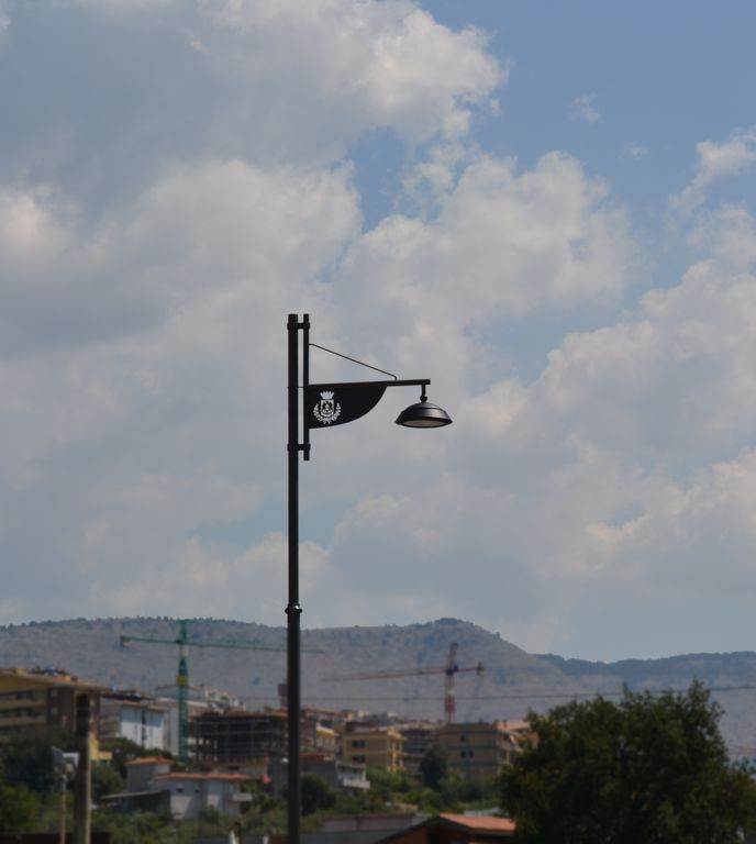 palo sky con bandiera.jpg