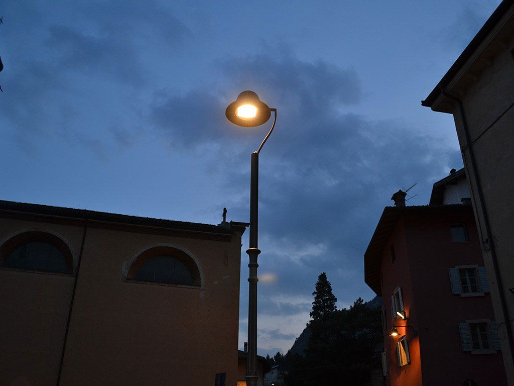 prolunga pali ghisa tpluna lunga TPLX1P2 lampara 628 terlago 01.jpg