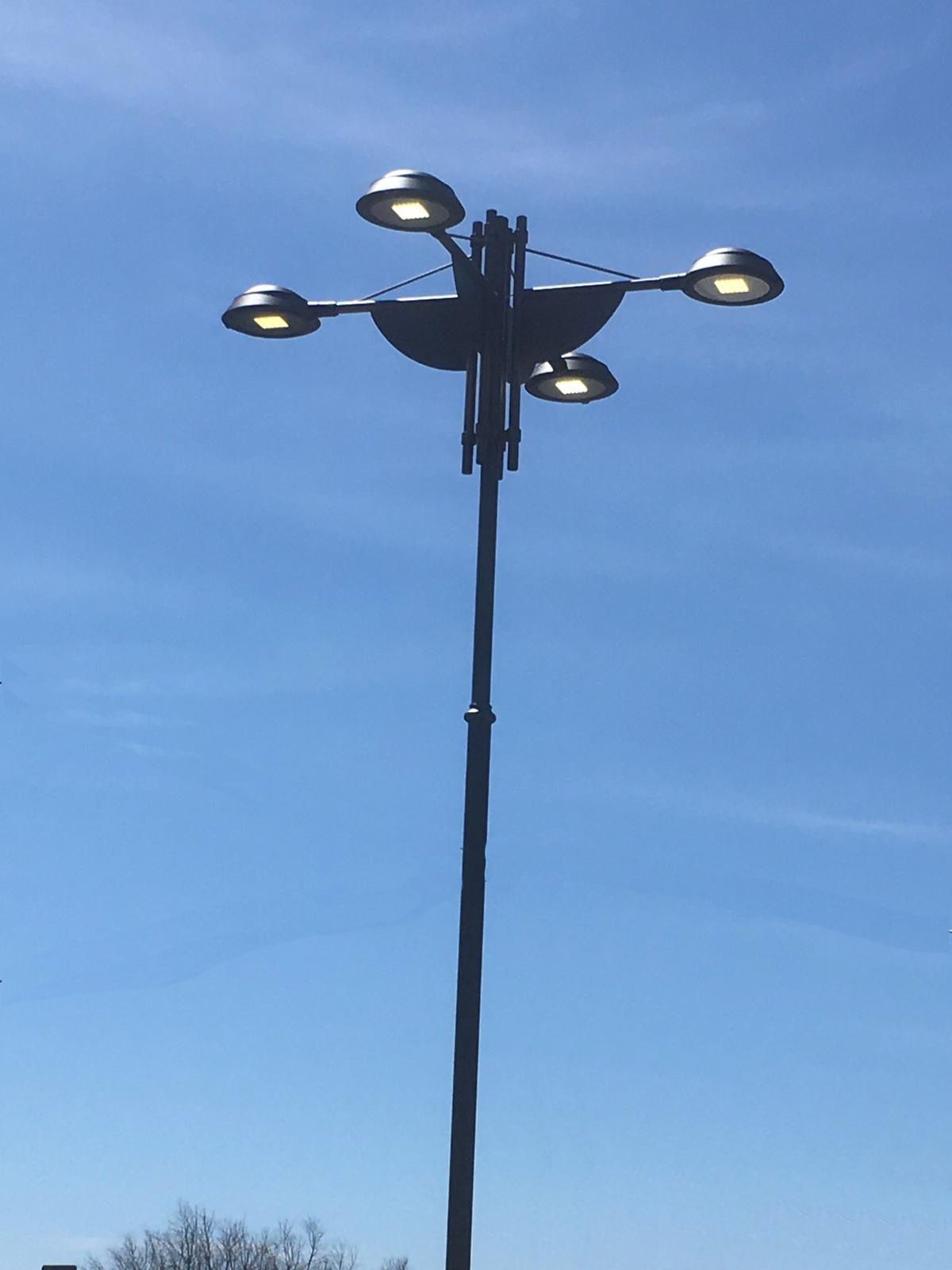 sky pole four arms led palo quattro bracci stradale rotatorie.jpg