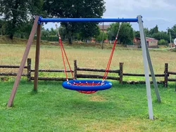 Swing in recycled plastic with nest