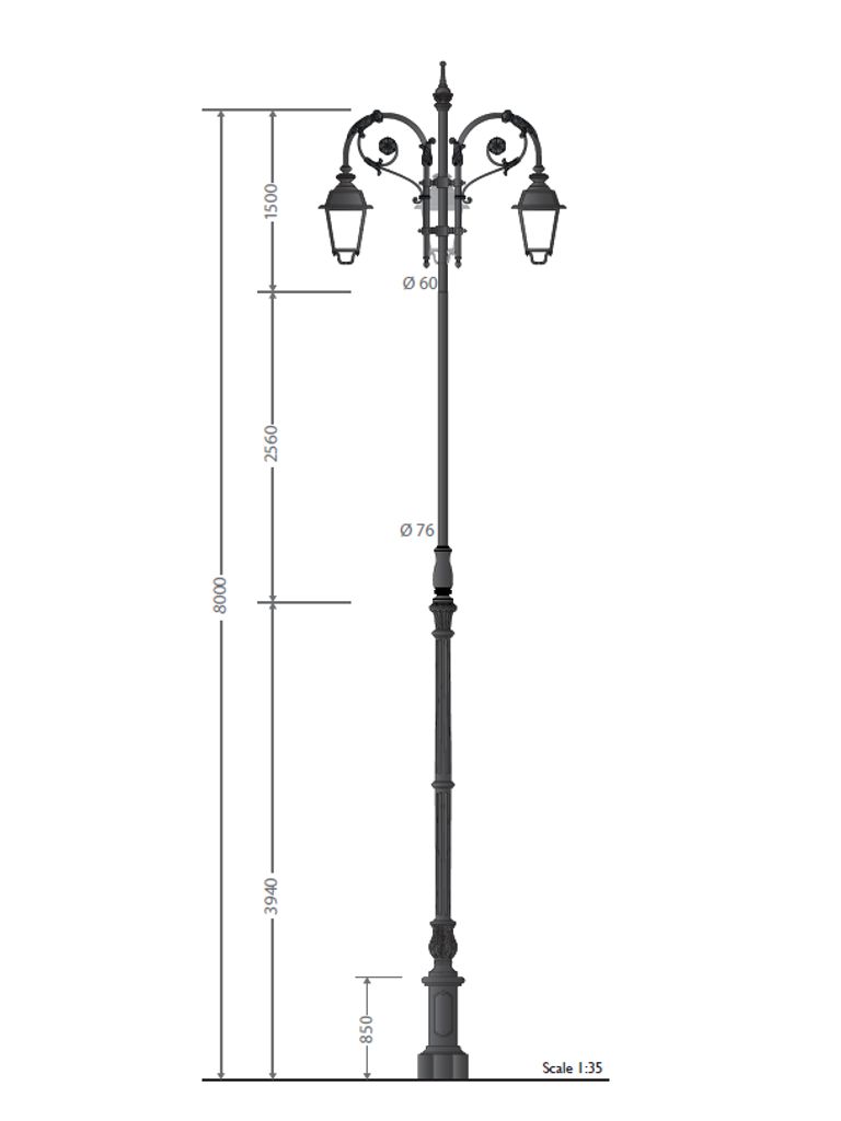 Palo in ghisa grandissimo con base tipo 090 e finale a pastorale Bernini triplo con tre lanterna 622 led, altezza totale 8 metri
