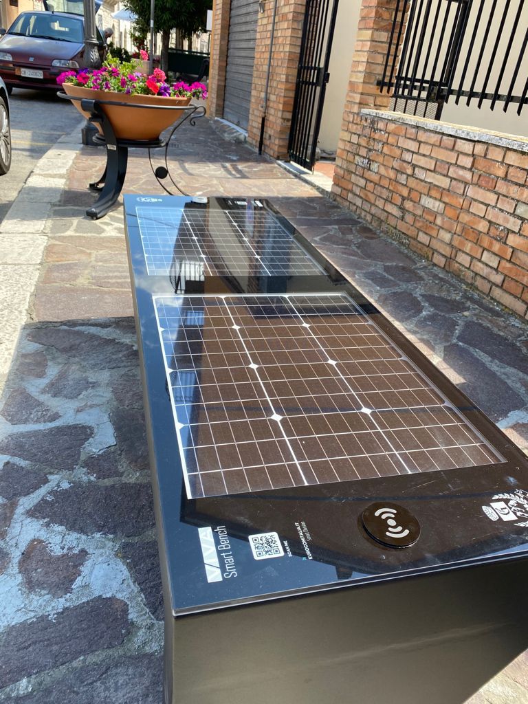 Prodotti Smart City - Viva Full Smart Bench1 Viva Full Smart Bench1