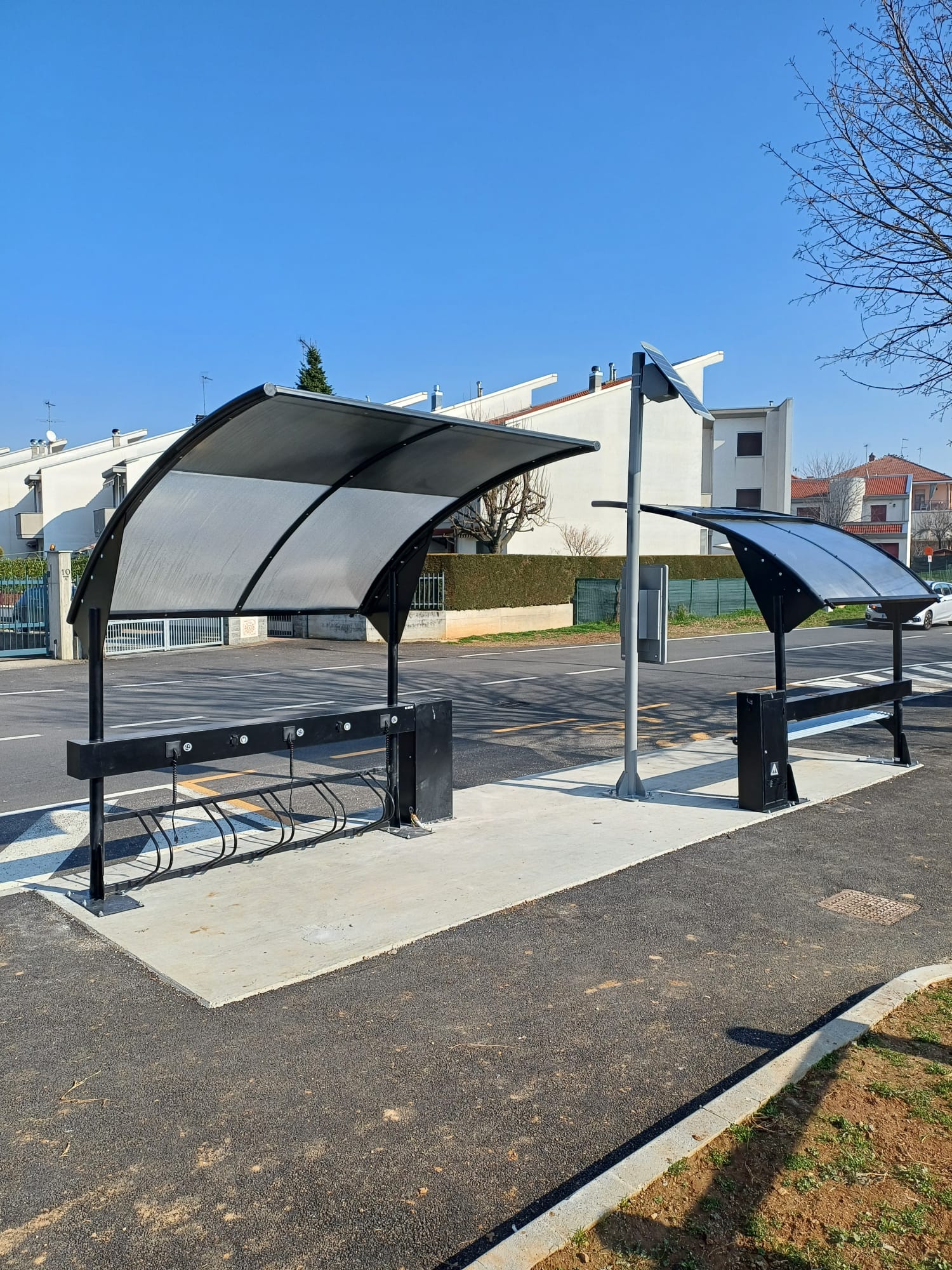 Pensiline ARCO SMART - Volvera - Arco Smart Con Portabici Ricarica Ebike Arco Smart Con Portabici Ricarica Ebike