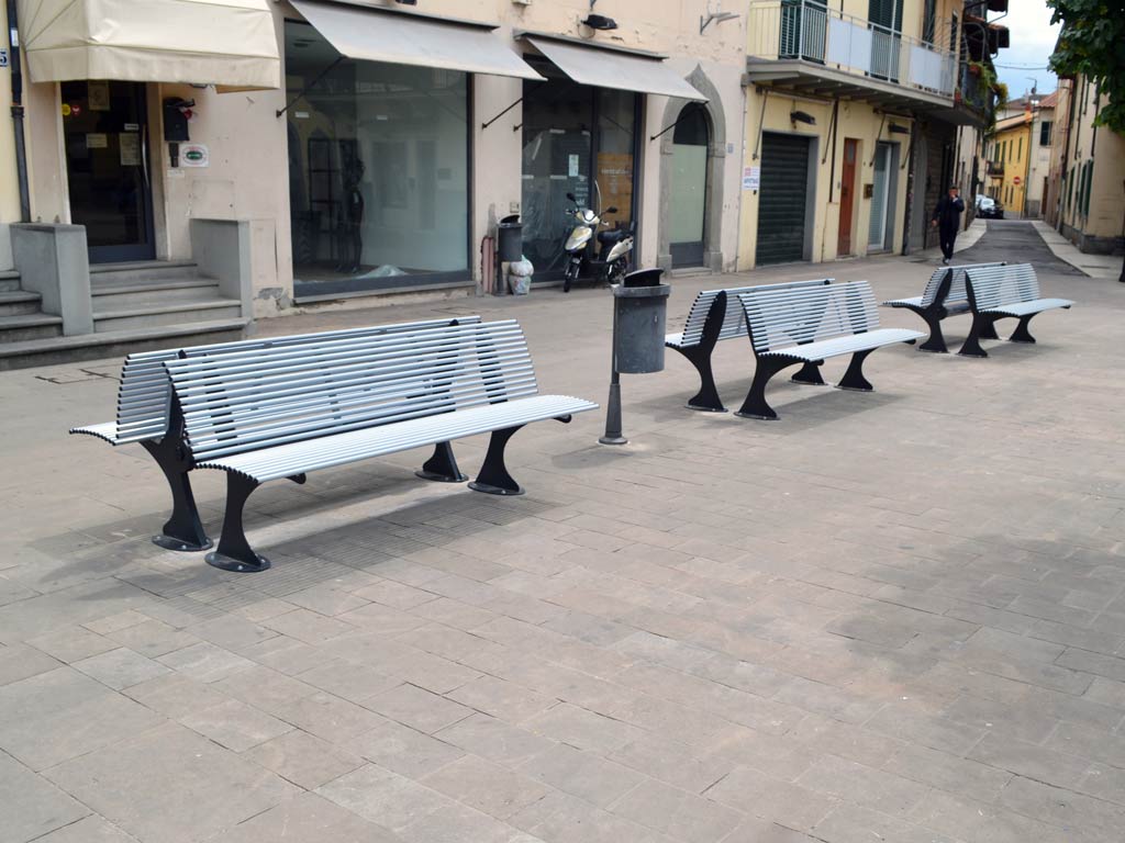 Installazione panchine Shark e Shark Smart presso comune di Campi Bisenzio (FI) - Panchina Shark E Shark Smart Acciaio Verniciato Arredo Urbano 4 Panchina Shark E Shark Smart Acciaio Verniciato Arredo Urbano 4