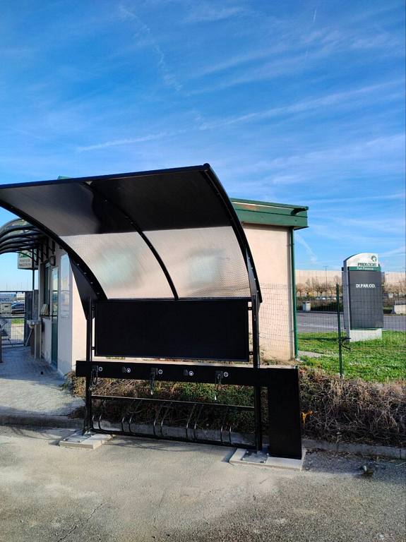 Installazioni ARCO SMART - Pensilina Arco Smart Ricarica Ebike Pensilina Arco Smart Ricarica Ebike