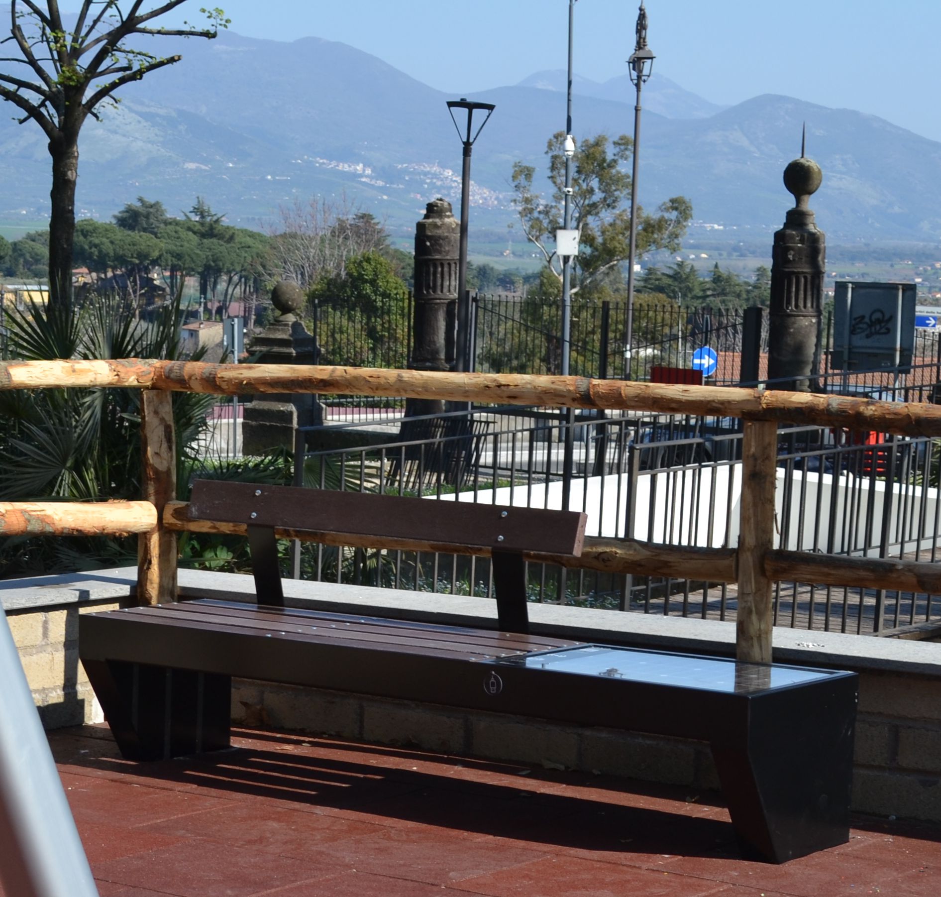 Prodotti Smart City - Viva Smart Panchina Intelligente Parco Con Veduta Viva Smart Panchina Intelligente Parco Con Veduta