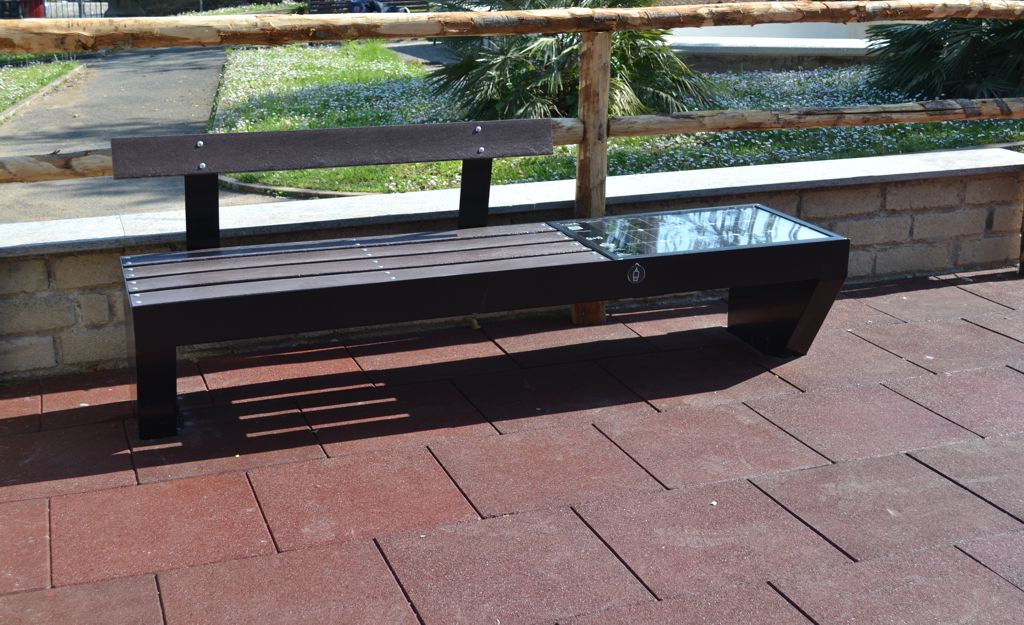 Prodotti Smart City - Viva Smart Panchina Intelligente Parco Esterno Viva Smart Panchina Intelligente Parco Esterno